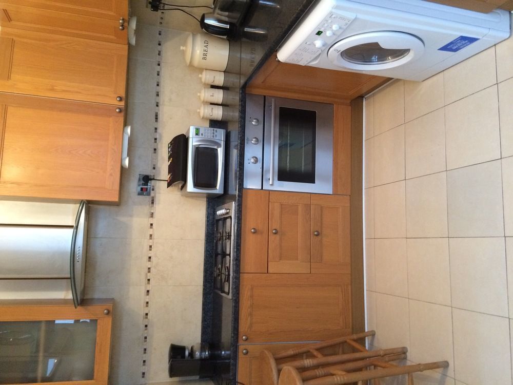 Lovely Garden Apartment In Wimbledon Town Centre With Private Parking By Wimbledon Holiday Lets London Ngoại thất bức ảnh